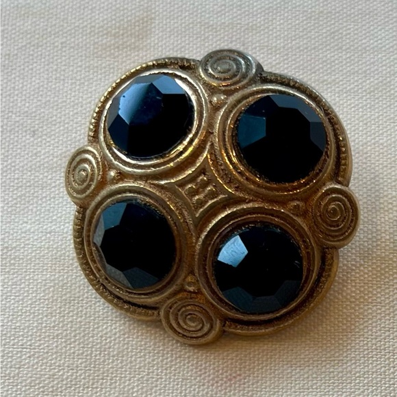 Vintage Gold and Black Earrings - Picture 10 of 16